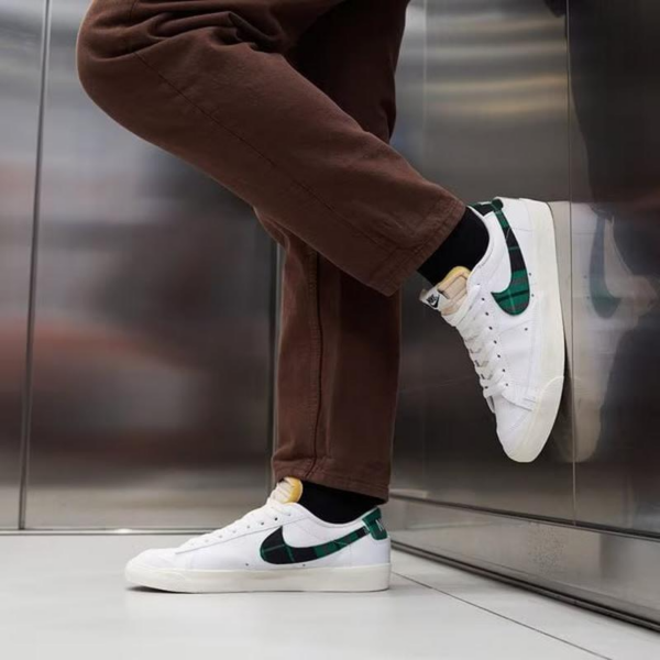 Giay Nike Blazer Low 77 'Tartan' DV0801-100