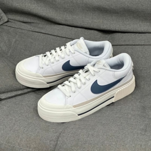 Giay Nike Court Legacy 'White Diffused Blue' DM7590-104