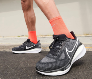 Giay Nike Air Zoom Vomero 17 'Black White' FB1309‑004