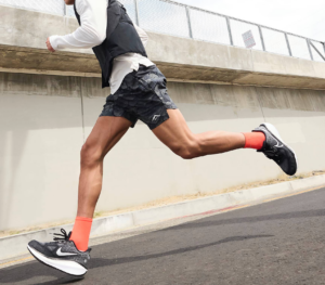 Giay Nike Air Zoom Vomero 17 'Black White' FB1309‑004