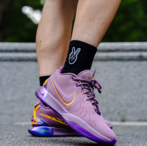 Giay Nike LeBron 21 'Purple Rain' FV2346-500