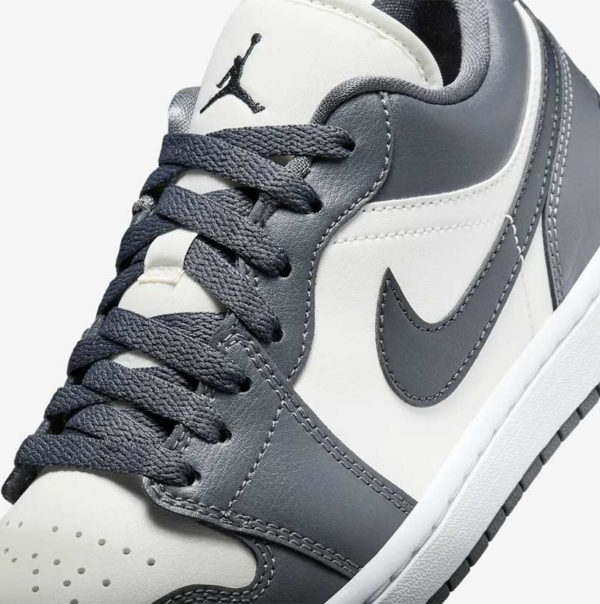 Giay Nike Air Jordan 1 Low 'Off-Noir' DC0774-102