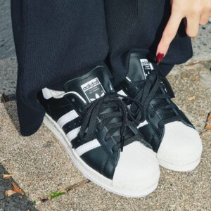 Giay Adidas Originals Superstar 82 'Black' ID5960