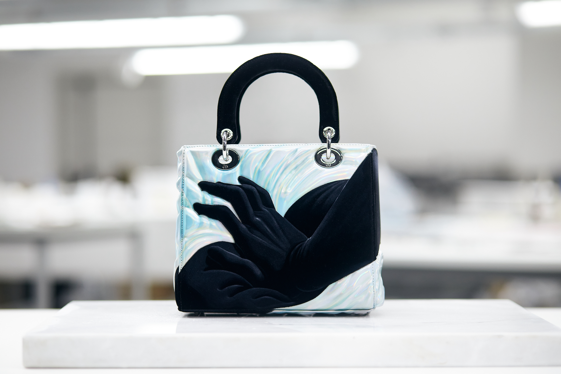 Lady Dior Art Project - Khi Nghệ Thuật Gặp Gỡ Thời Trang Hinh anh 2: Lady Dior Art Project - Khi Nghe Thuat Gap Go Thoi Trang