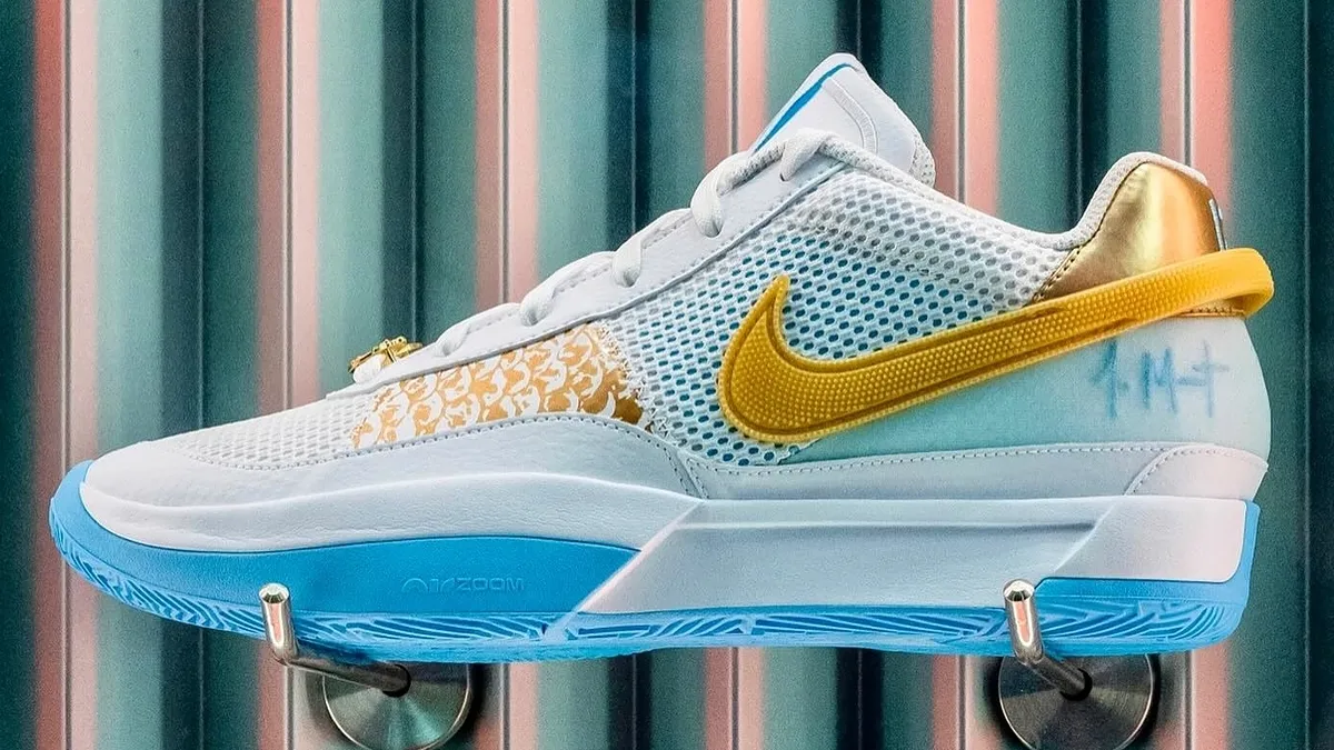 Ngắm nhìn những mẫu giày "Year Of The Dragon" tết năm 2024 Hinh anh 4: Ngam nhin nhung mau giay "Year Of The Dragon" tet nam 2024