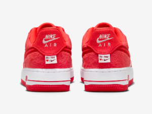 Giay Nike Air Force 1 Low GS 'Valentine's Day Fleece' FZ3552-612