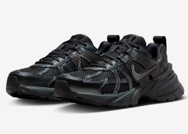 Giay Nike V2K Run 'Metallic Silver Black' FD0736-001