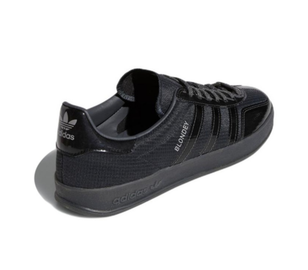 Giay Adidas Gazelle Indoor x Blondey McCoy 'Carbon' GZ0091