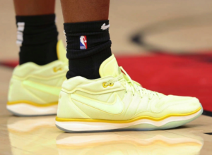 Giay Nike Air Zoom Gt Hustle 2 'Frozen Yellow' DJ9405-302