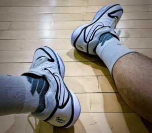 Giay Nike Air Zoom Hustle 2 'White Black' DJ9405‑102