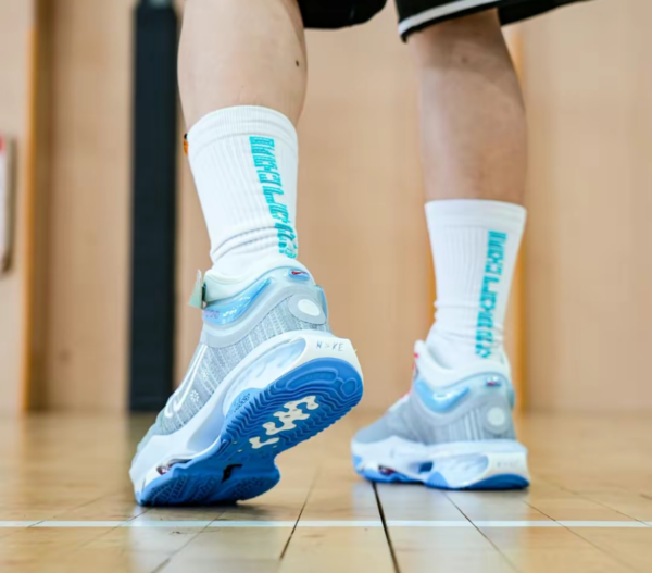Giay Nike Zoom GT Jump 2 'Christmas' DJ9432-002