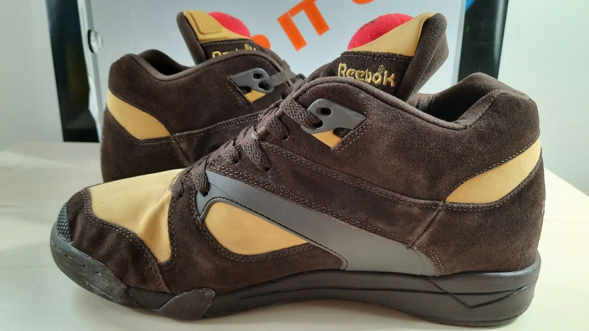 Hinh anh 2: Dau la nhung doi sneaker chu de Giang sinh tot nhat moi thoi dai?