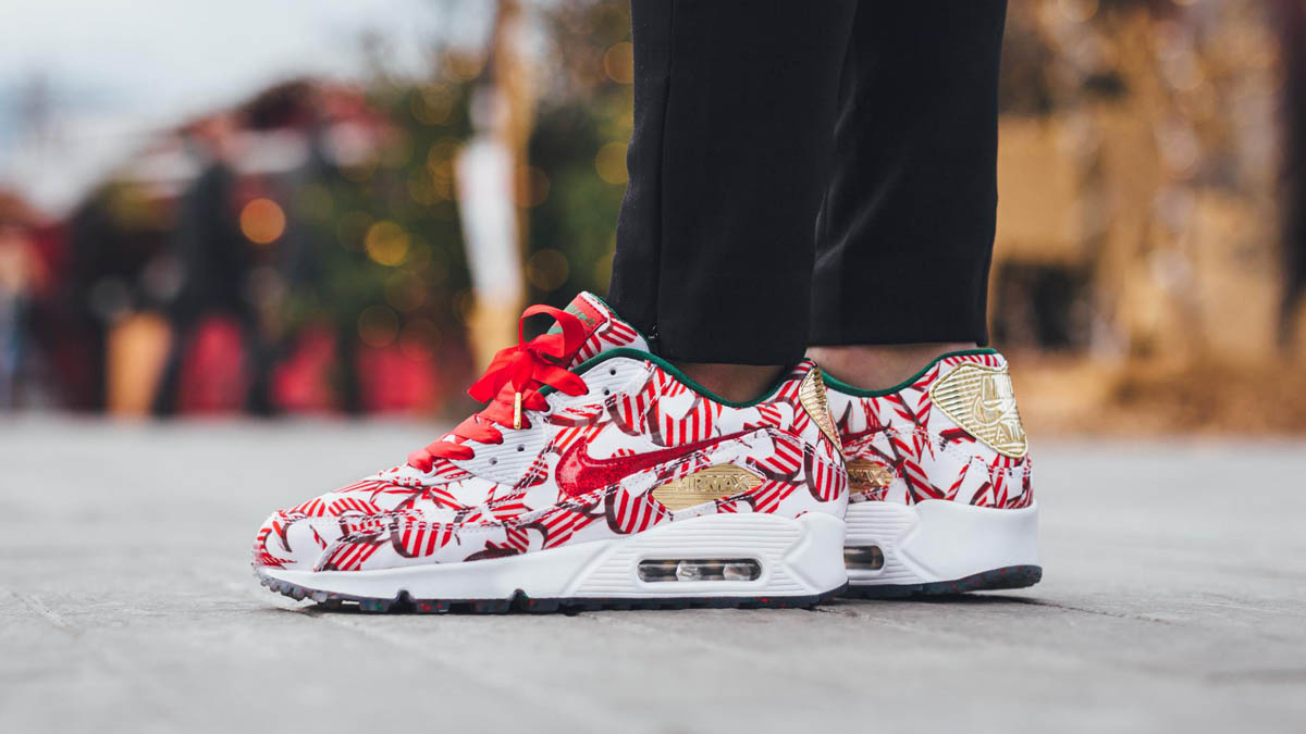 Hinh anh 8: Dau la nhung doi sneaker chu de Giang sinh tot nhat moi thoi dai?