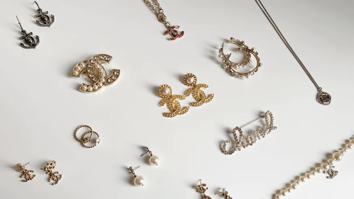 Hinh anh 1: Nang tam trang phuc cua ban voi nhung mon phu kien sang trong