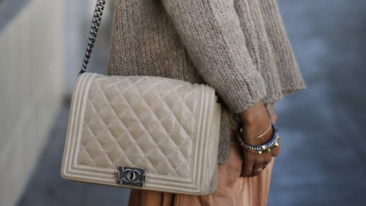 Hinh anh 5: Chanel Flap vs Chanel Boy: Chiec tui nao dang dau tu hon?