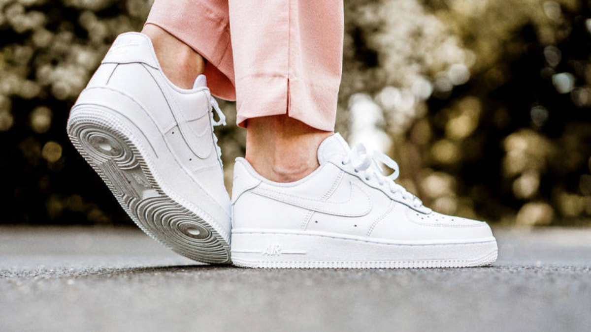 Hinh anh 6: Mon qua ngay le hoan hao voi nhung doi sneaker duoi $100