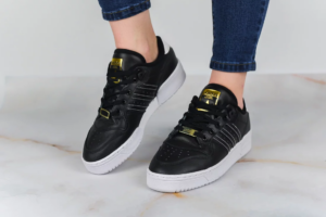 Giay Adidas Rivalry Low 'Core Black' FV3347