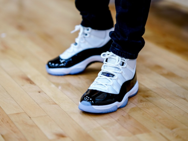 Giay Air Jordan 11 Retro 'Defining Moment Gratitude' 378038-170