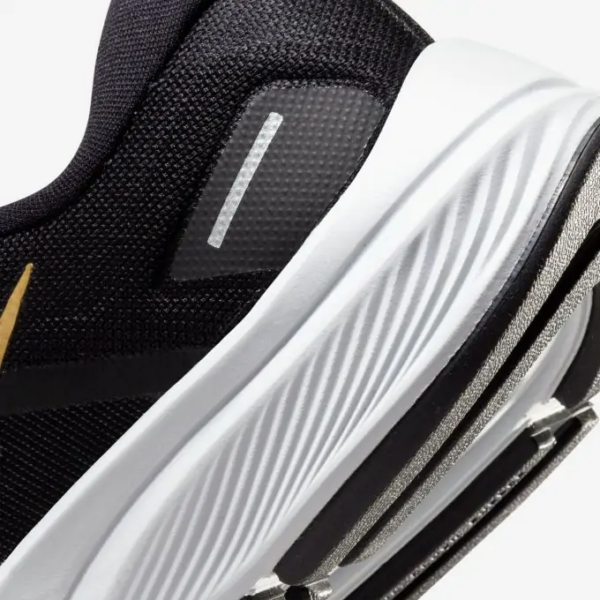 Giay Nike Air Zoom Structure 24 'Black Metallic Gold' DA8570-003