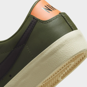 Giay Nike Blazer Low 77 'Medium Olive' DC4769-201