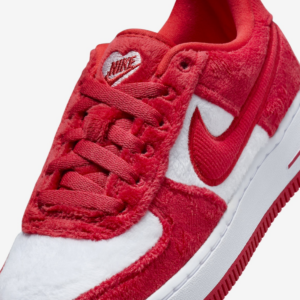 Giay Nike Air Force 1 Low GS 'Valentine's Day Fleece' FZ3552-612