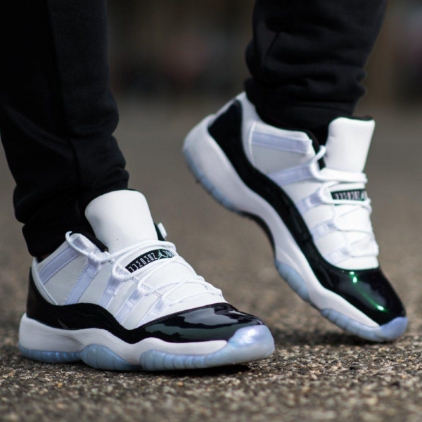 Giay Air Jordan 11 Retro 'Defining Moment Gratitude' 378038-170