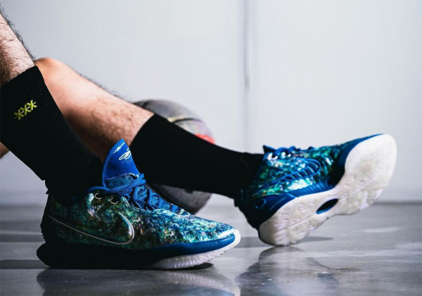 Giay Nike LeBron 21 'Abalone' FN0709-400