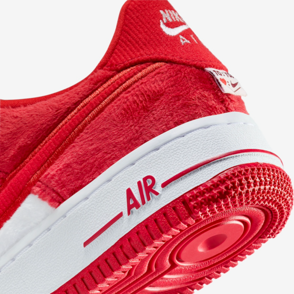 Giay Nike Air Force 1 Low GS 'Valentine's Day Fleece' FZ3552-612