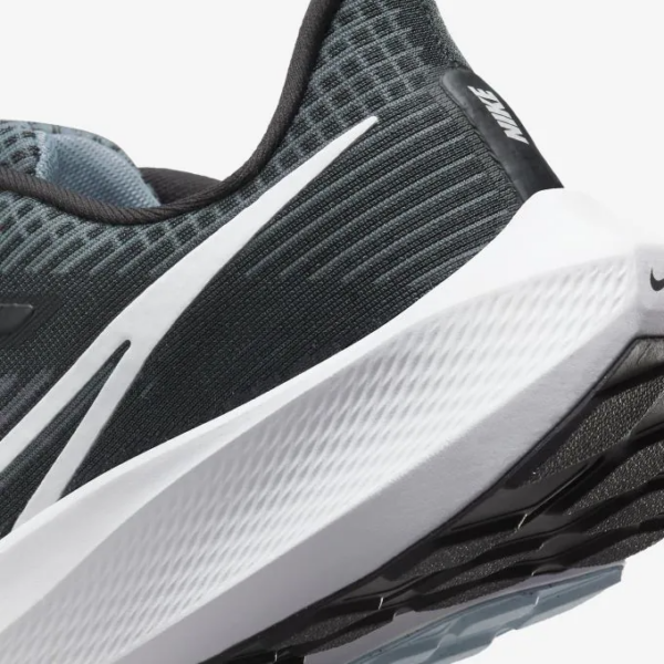 Giay Nike Air Zoom Pegasus 39 'Black White' DH4071-010