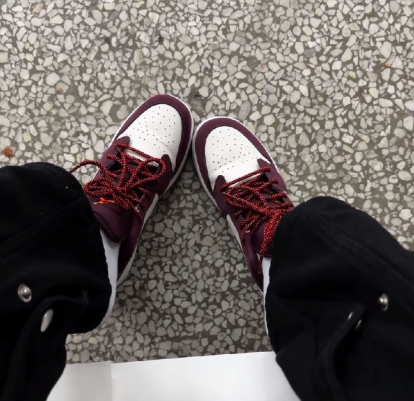 Giay Nike Air Jordan 1 Low GS 'Night Maroon' 553560-068