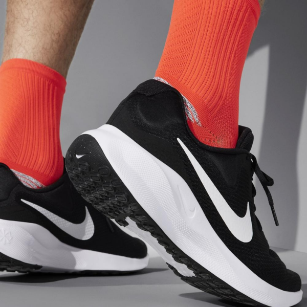 Giay Nike Revolution 7 'Black White' FB2207-001