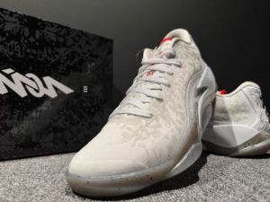 Giay Air Jordan Zion 3 PF 3 'Fresh Paint' DR0676-106