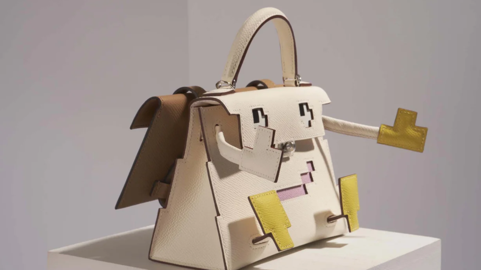 Kelly Doll: Đi sâu vào khám phá chiếc túi độc đáo của Hermès Hinh anh 9: Kelly Doll: Di sau vao kham pha chiec tui doc dao cua Hermes