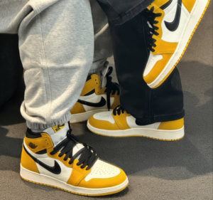 Giay Nike Air Jordan 1 Retro High OG  'Yellow Ochre' FD1437-701