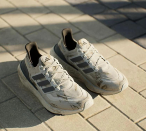 Giay Adidas Ultraboost Light 'Worn Out' IE5978