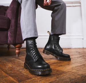 Giay Dr.Martens 1460 Extreme Laces Polished 'Black' 27473001