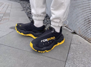 Giay Mizuno GM 3 'Black Yellow' D1GH222202