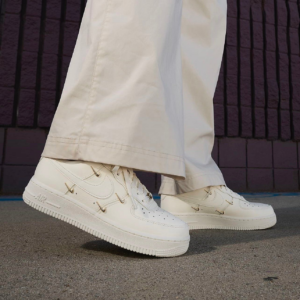 Giay Nike Air Force 1 Low 'White Mini Gold Swooshes' FV3654-111