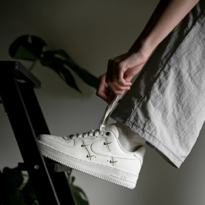 Giay Nike Air Force 1 Low 'White Mini Gold Swooshes' FV3654-111