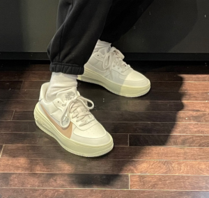 Giay Nike Air Force 1 PLT.AF.ORM 'Sail Arctic Orange' DJ9946‑104