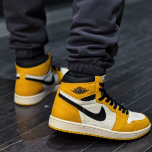 Giay Nike Air Jordan 1 Retro High OG 'Yellow Ochre' DZ5485-701