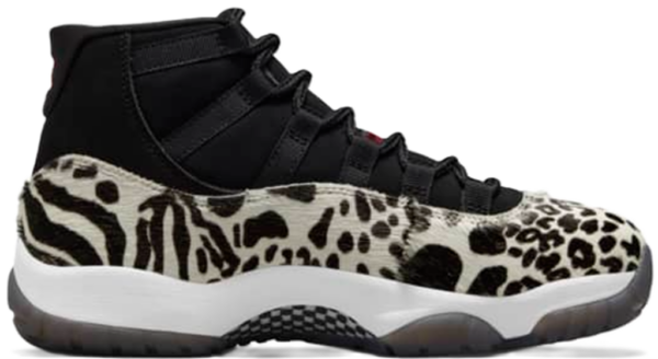 Giay Nike Air Jordan 11 'Black And White' AR0715-010