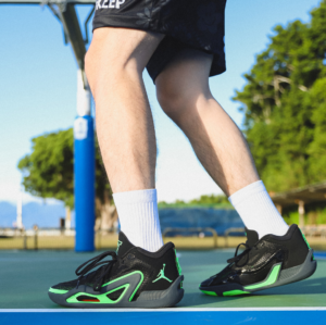 Giay Nike Air Jordan Tatum 1 ‘Home Team’ DZ3330-003