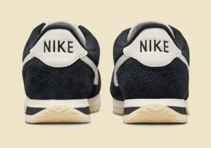 Giay Nike Cortez Cleans Up In 'Black Suede' FJ2530-001