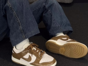 Giay Nike Dunk Low 'Ale Brown' FJ2260-001