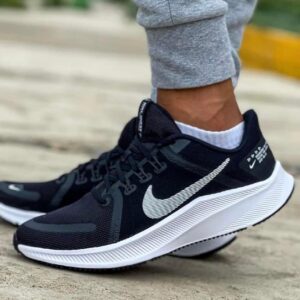 Giay Nike Quest 4 'Black White' DA1105-006