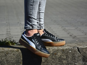 Giay Puma Vikky Platform 'Black Gum' 366805-02