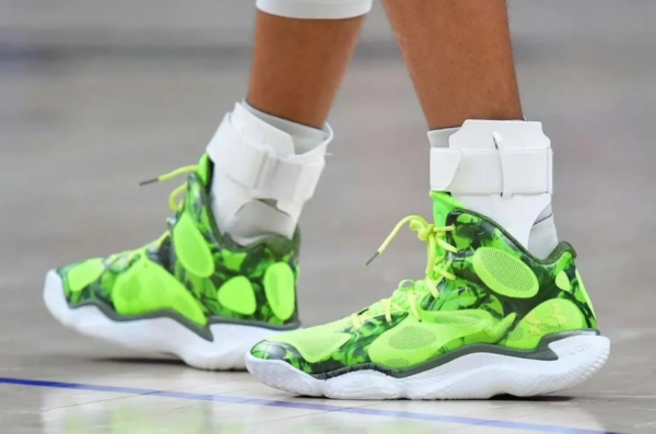 Giay Under Armor Curry Spawn Flotro 'Green' 3026640-300