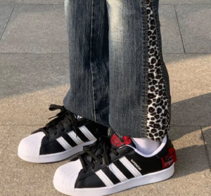 Giay Adidas Originals Superstar 'Black White Red' HQ6456