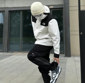 Ao The North Face Eco GTX Mountain Jacket 'White' NJ2GP51B